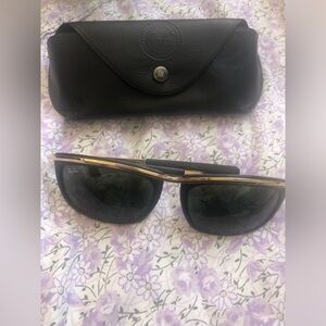 Vintage Ray-Ban men’s  Black Sunglasses with Gold Trim with case